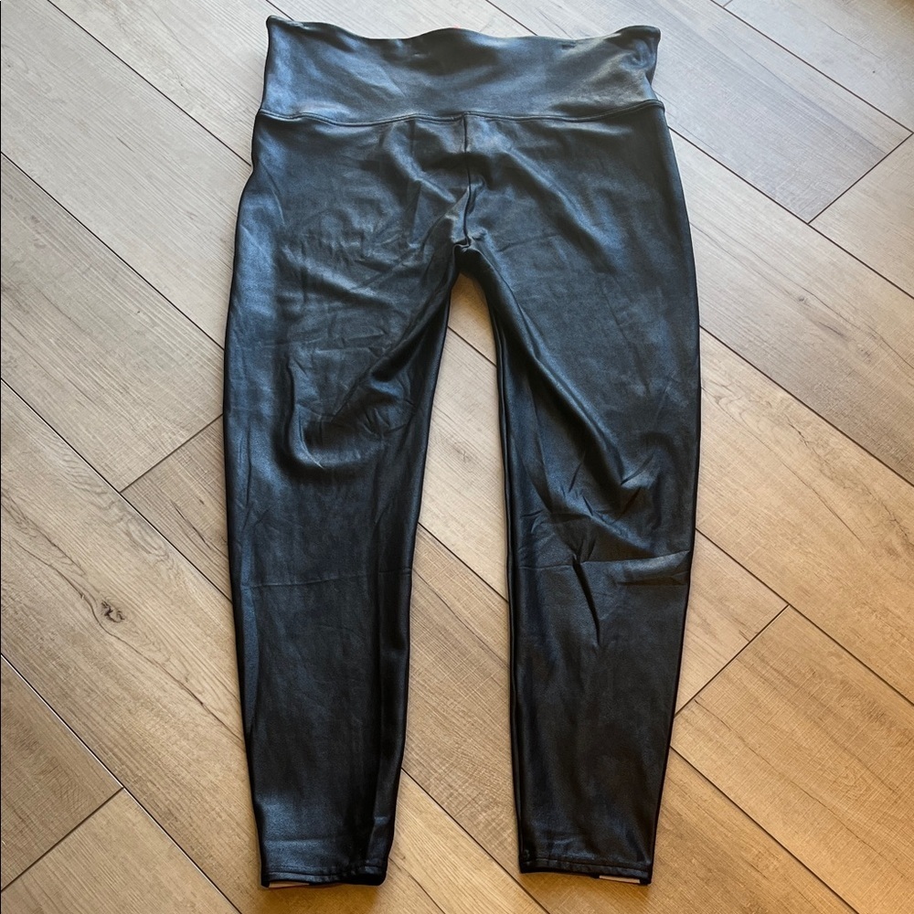 SPANX Faux Leather Leggings - Picture 3 of 4